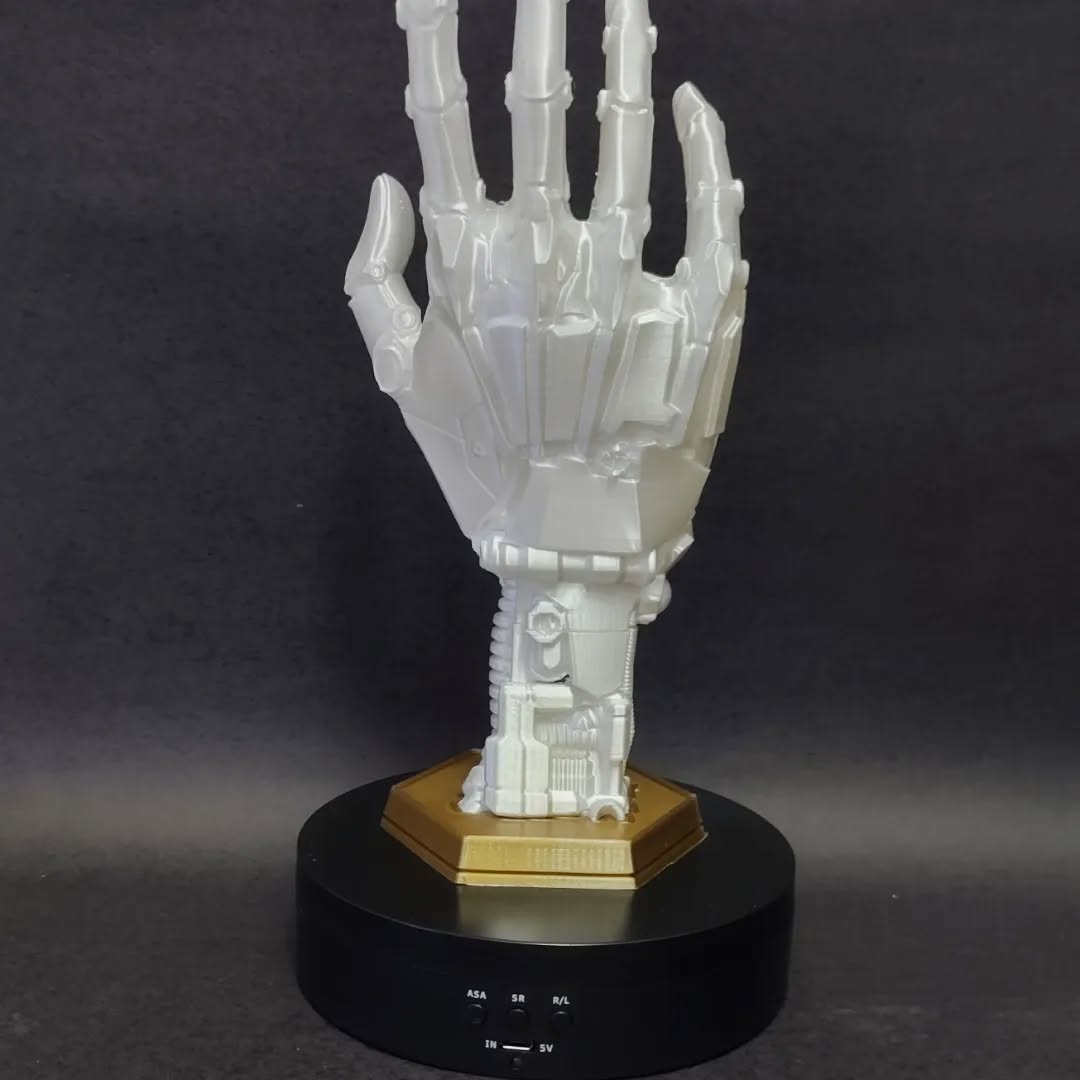 Mais uma suporte de controle agora no branco pérola. Mas ainda não acabou, em breve pintura com detalhes em dourado.