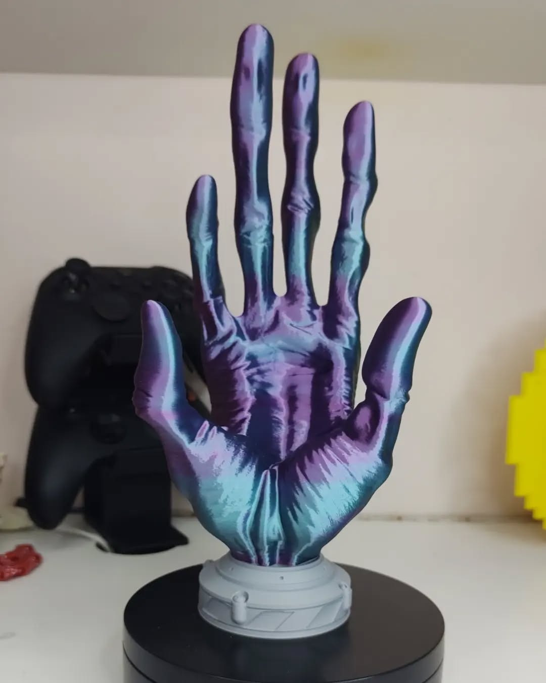 Suporte controle de vídeo game - Mão Alien 6 dedos.